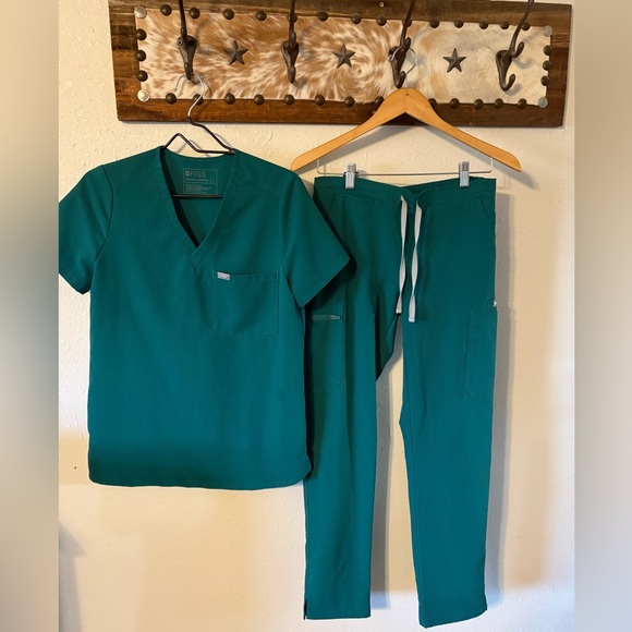 Figs Pants - Figs Hunter Green Scrubs